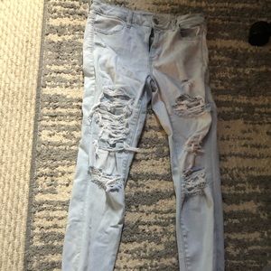 NEW WITHOUT TAGS American Eagle Jeans size 10 full length with rips